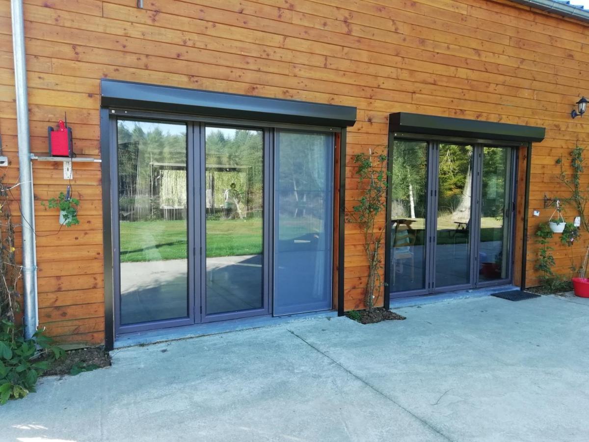 Florennes Gite Neuf 150 M2 Devant Un Grand Lac Prive De 2 Hectares Poissonneux Au Milieu Des Bois Exterior photo